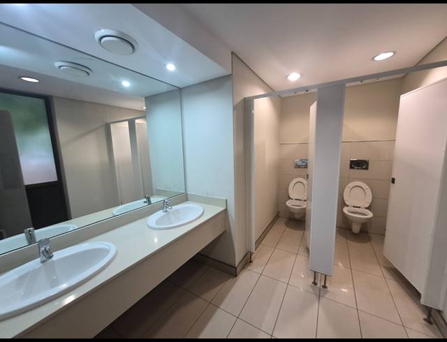 2,470M² OFFICE TO LET IN PARKTOWN